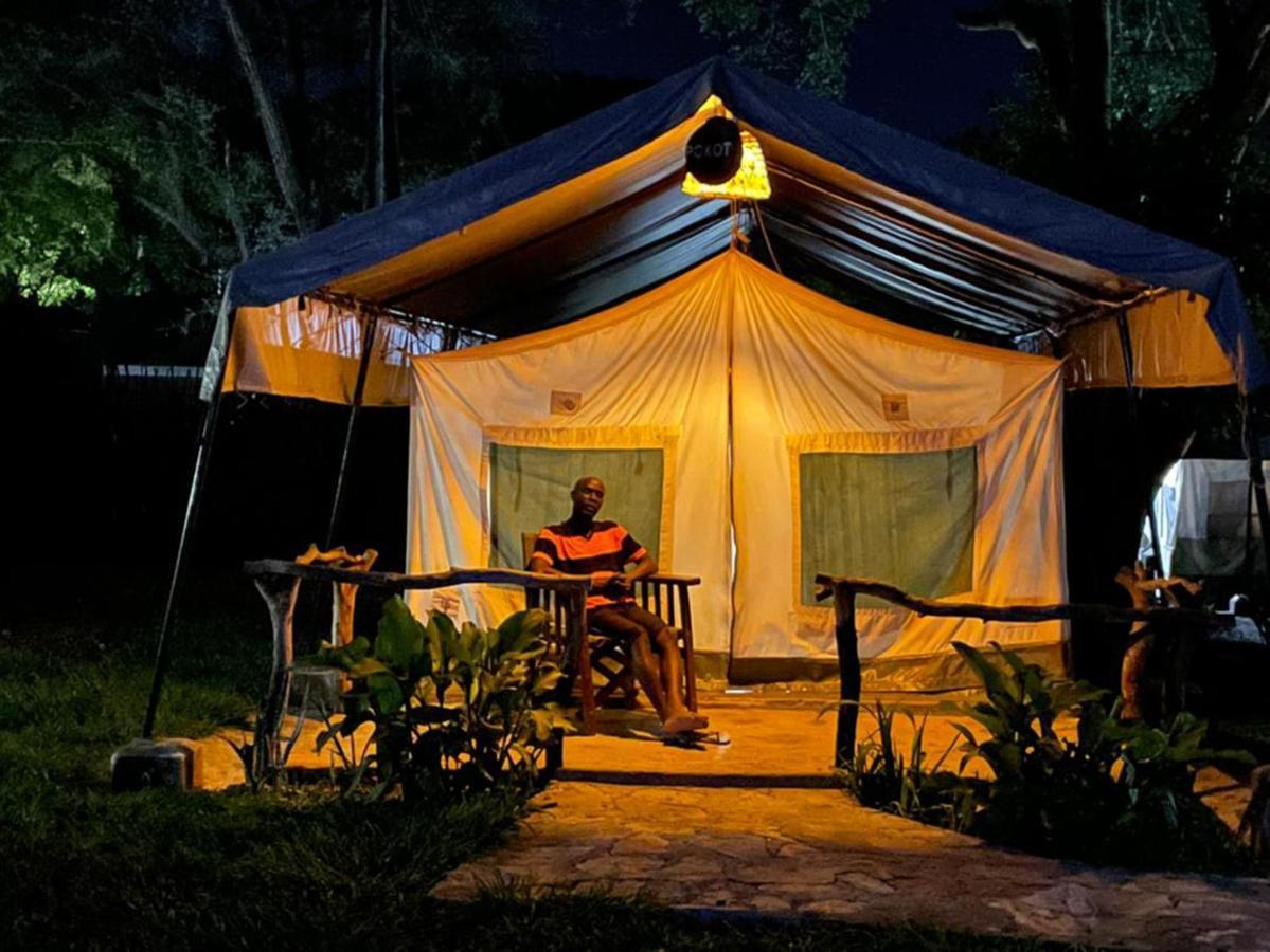 Kara-Tunga Safari Camp Panzió Moroto Kültér fotó
